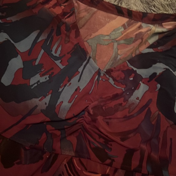 Patterned empire waist top - Picture 3 of 4